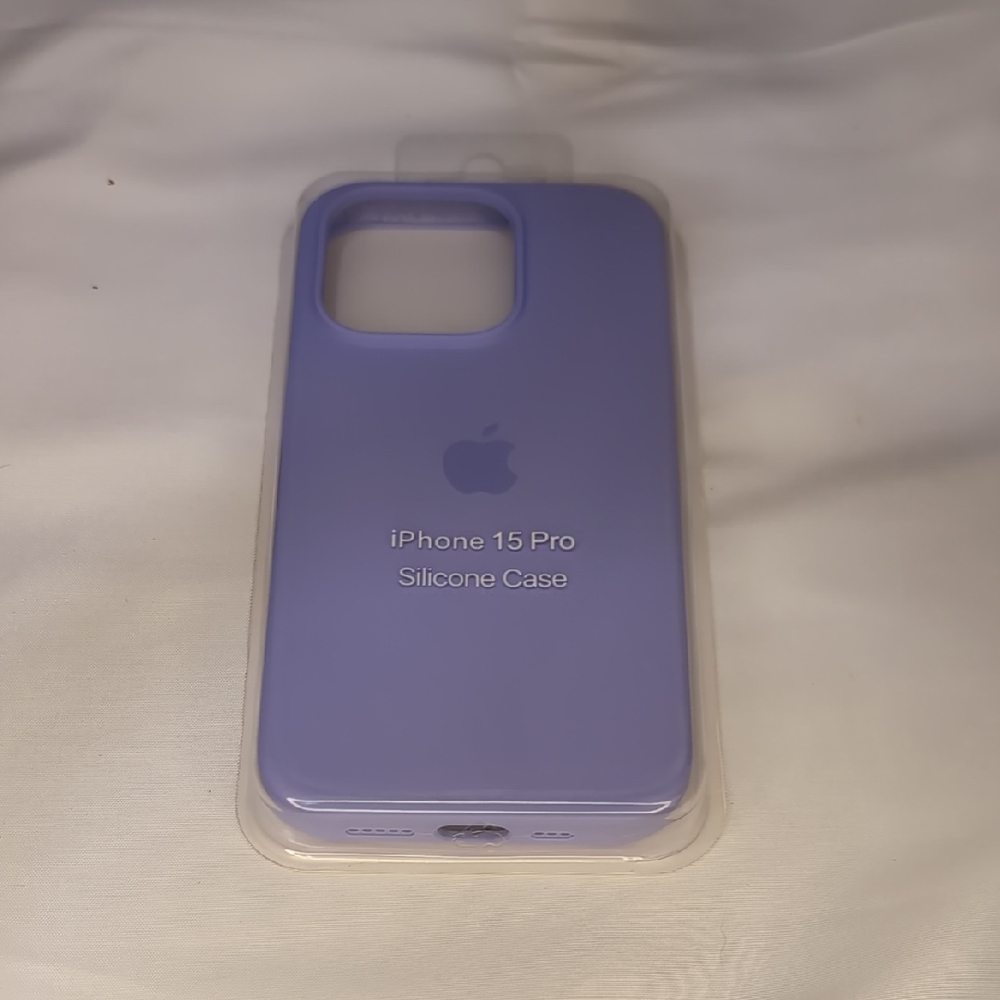 Apple iPhone 15 Pro Silicone Case - Lavender